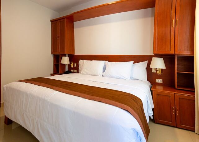 Imagen de la habitación del Hotel Retama. Foto 13
