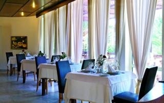 Imagen del bar/restaurante del Hotel Rethymno Resort. Foto 2