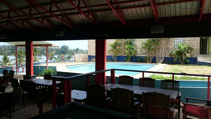 Imagen del bar/restaurante del Hotel Retreat Seaside. Foto 6