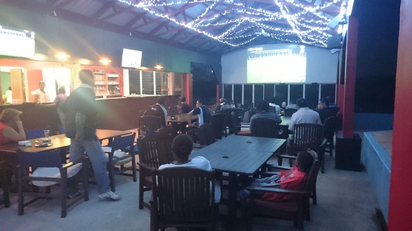 Imagen de los interiores del Hotel Retreat Seaside. Foto 16