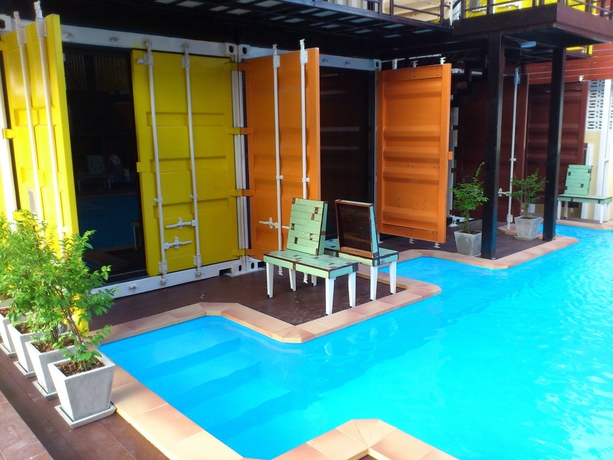 Imagen de la piscina del Hotel Retro Box. Foto 12