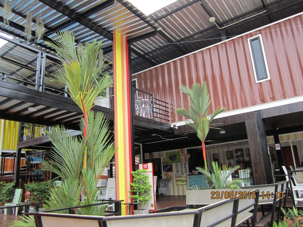 Imagen de los exteriores del Hotel Retro Box. Foto 8