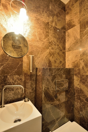 Imagen de la habitación del Hotel Retro, Bruselas. Foto 9