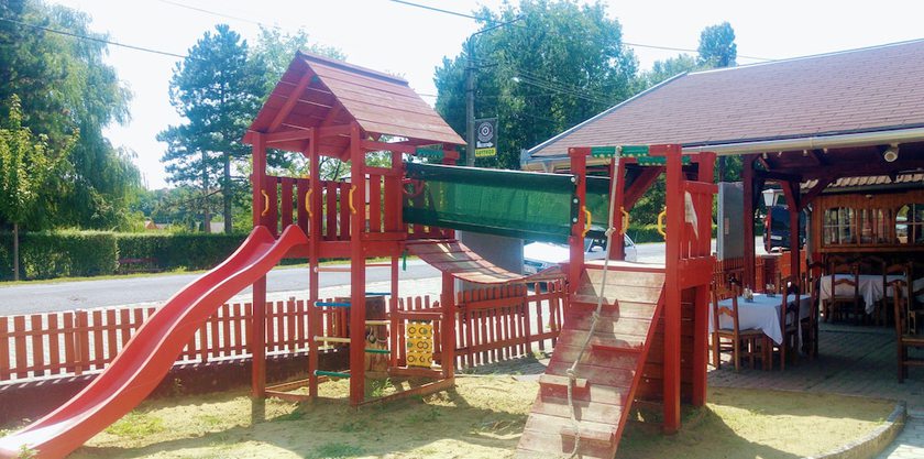 Imagen de los exteriores del Hotel Retro Merid. Foto 10