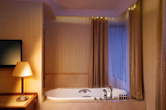 Imagen de la habitación del Hotel Retro Riverside Wellness Resort. Foto 10