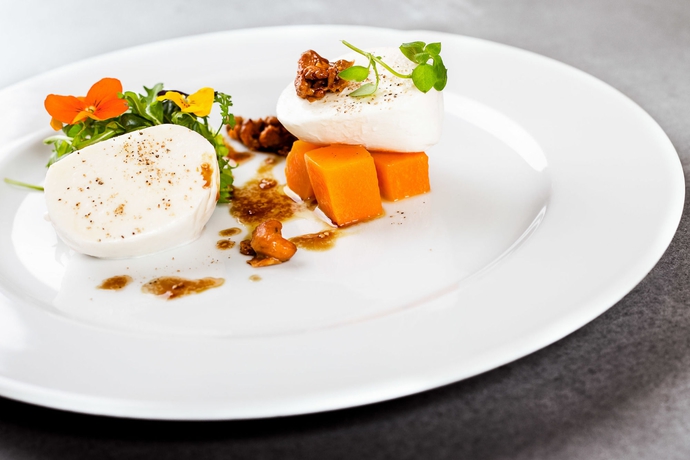 Imagen del bar/restaurante del Hotel Retro Riverside Wellness Resort. Foto 6