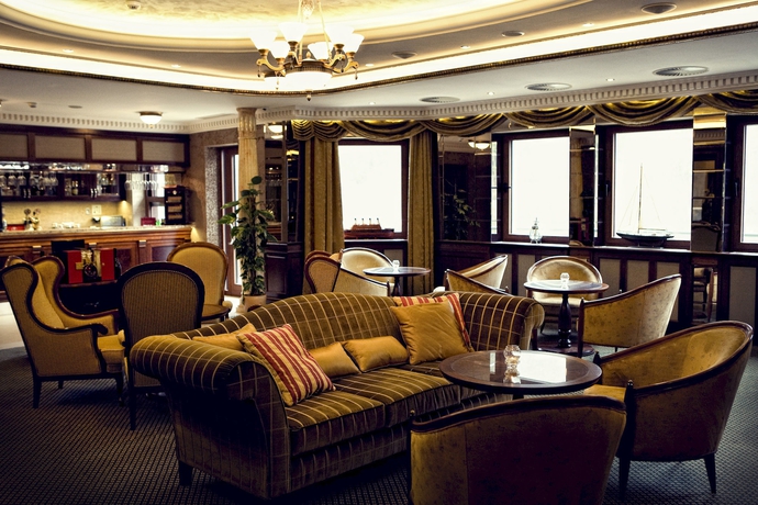 Imagen del bar/restaurante del Hotel Retro Riverside Wellness Resort. Foto 8