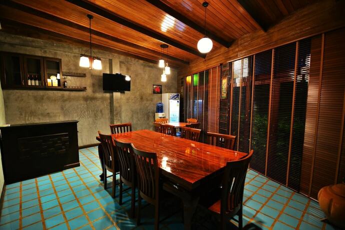 Imagen general del Hotel Reuan Napasorn. Foto 13