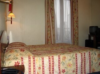Imagen de la habitación del Hotel Reuilly. Foto 5