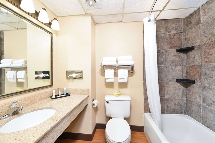 Imagen de la habitación del Hotel Revel Minot, SureStay Collection by Best Western. Foto 2