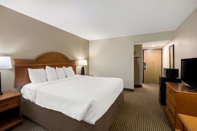 Imagen de la habitación del Hotel Revel Minot, SureStay Collection by Best Western. Foto 8