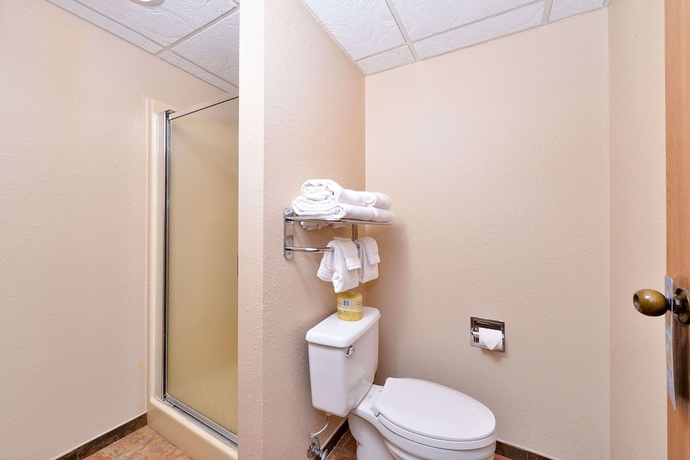 Imagen de la habitación del Hotel Revel Minot, SureStay Collection by Best Western. Foto 12