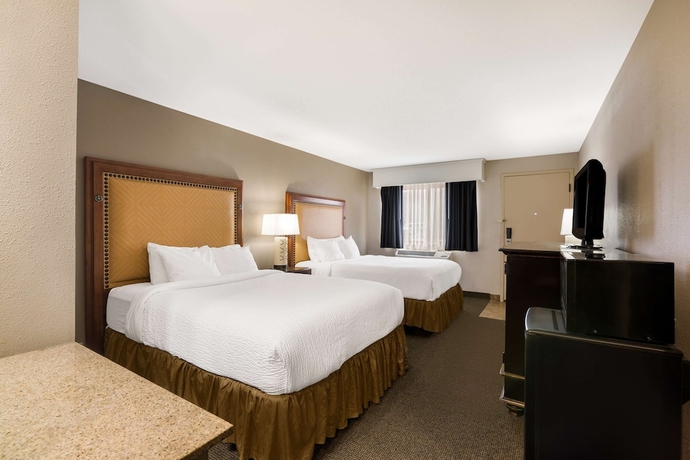 Imagen de la habitación del Hotel Revel Minot, SureStay Collection by Best Western. Foto 17