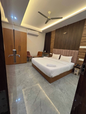 Imagen de la habitación del Hotel Revelon Grand Hotel. Foto 6
