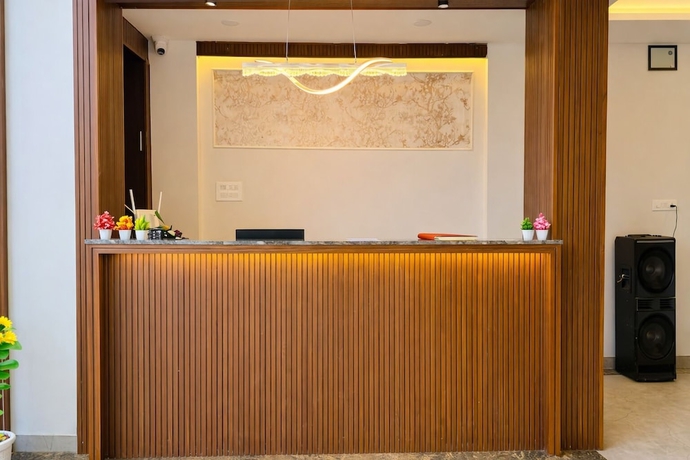 Imagen de los interiores del Hotel Revelon Grand Hotel. Foto 16