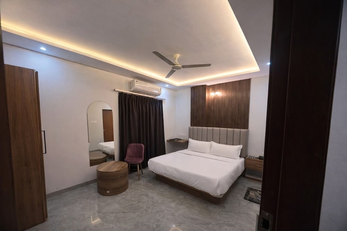 Imagen de la habitación del Hotel Revelon Grand Hotel. Foto 8