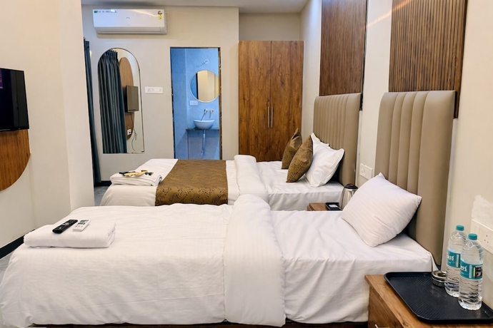 Imagen de la habitación del Hotel Revelon Grand Hotel. Foto 10