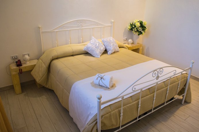 Imagen de la habitación del Hotel Reverse, Pantanagianni. Foto 5