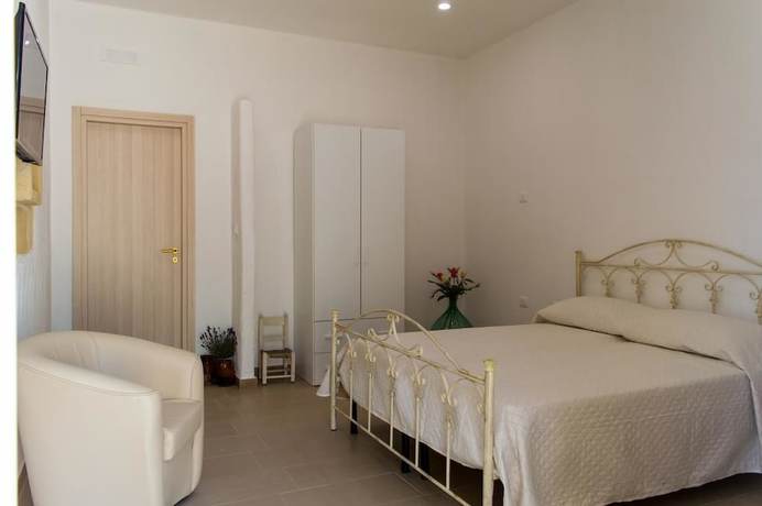 Imagen de la habitación del Hotel Reverse, Pantanagianni. Foto 7