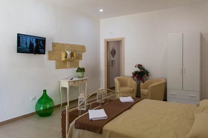 Imagen de la habitación del Hotel Reverse, Pantanagianni. Foto 8