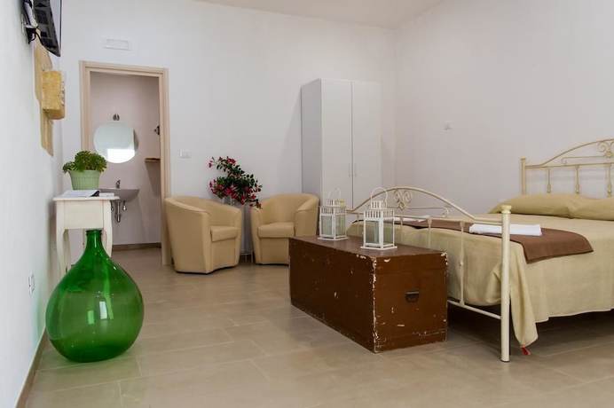 Imagen de la habitación del Hotel Reverse, Pantanagianni. Foto 10