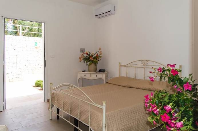 Imagen de la habitación del Hotel Reverse, Pantanagianni. Foto 16