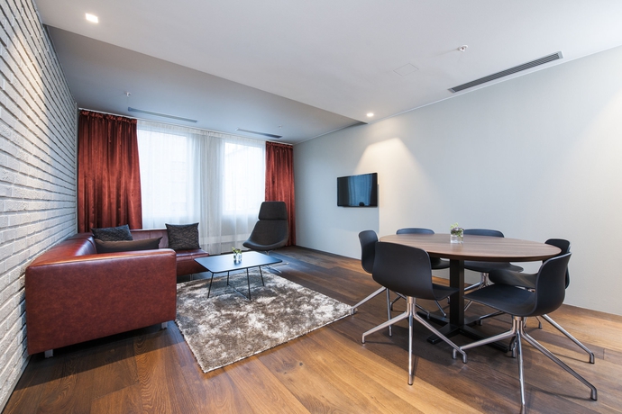 Imagen de los interiores del Hotel Revier. Foto 16