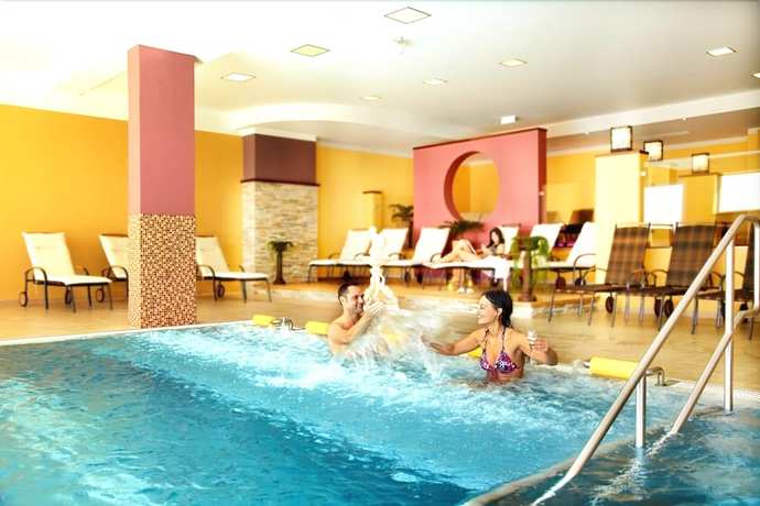 Imagen de la piscina del Hotel Revita Kocher. Foto 18