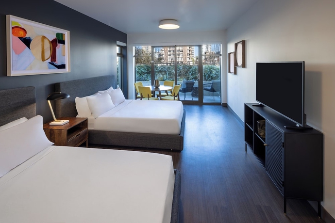 Imagen de la habitación del Hotel Revival English Bay, Vancouver. Foto 1