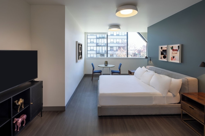 Imagen de la habitación del Hotel Revival English Bay, Vancouver. Foto 5