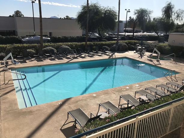 Imagen de la piscina del Hotel Revival Scottsdale Studios. Foto 19