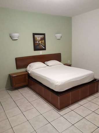 Imagen de la habitación del Hotel Revolucion. Foto 7