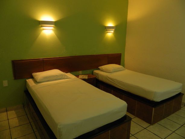 Imagen de la habitación del Hotel Revolucion. Foto 9