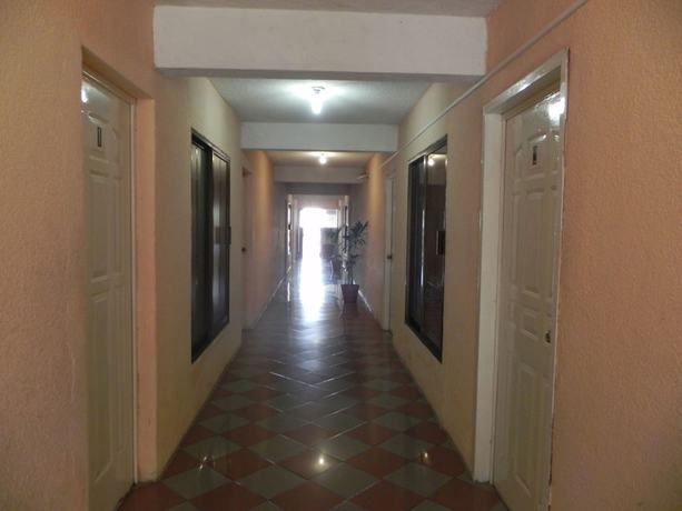 Imagen de los interiores del Hotel Revolucion. Foto 18