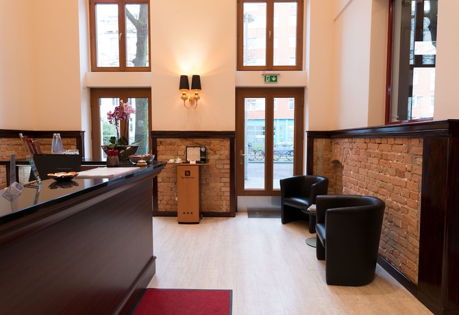 Imagen de los interiores del Hotel Rewari Berlin. Foto 19