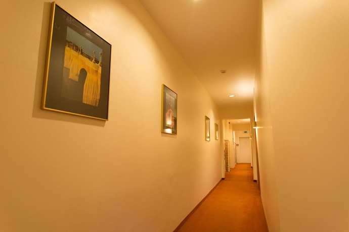 Imagen de la habitación del Hotel Rewari Berlin. Foto 15