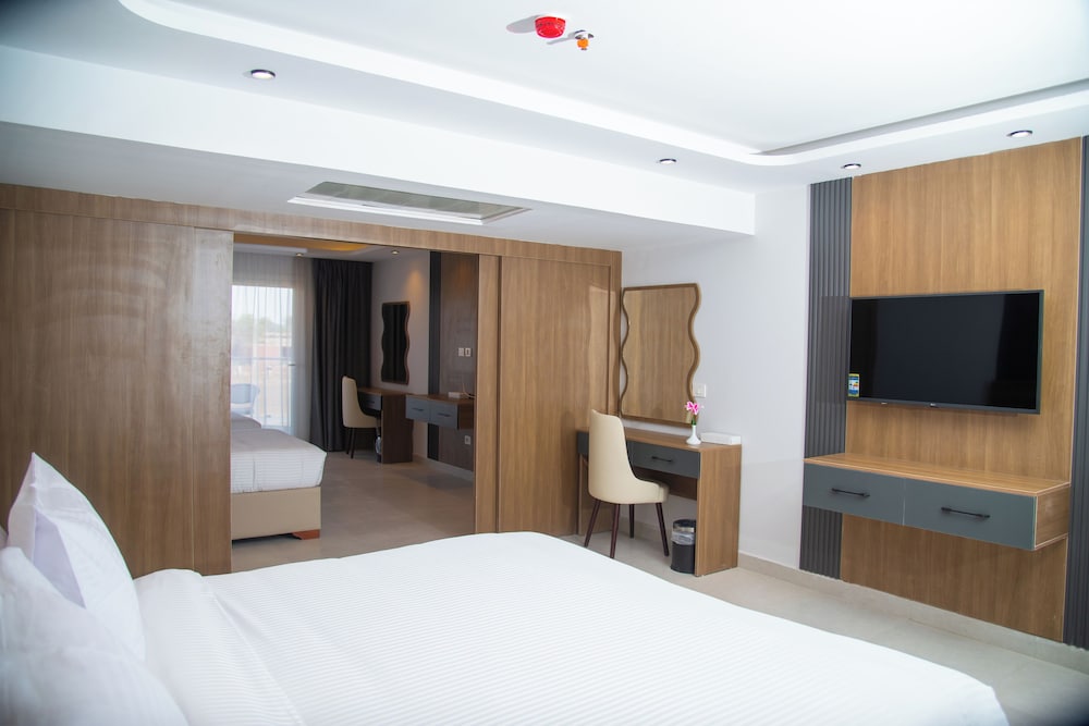 Imagen de la habitación del Hotel Rewaya Majestic Resort. Foto 8