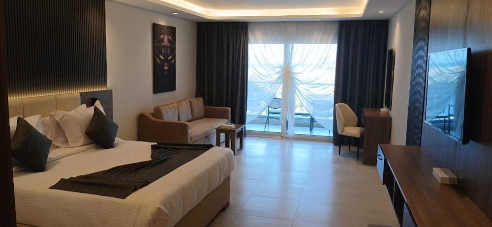 Imagen de la habitación del Hotel Rewaya Majestic Resort. Foto 9