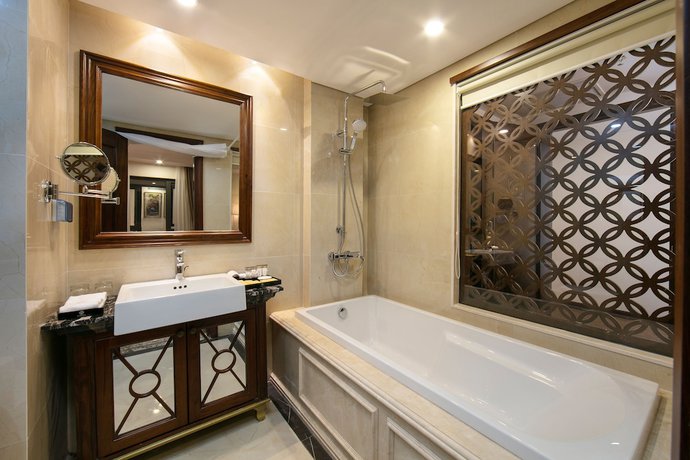 Imagen de la habitación del Hotel Rex Hanoi. Foto 14