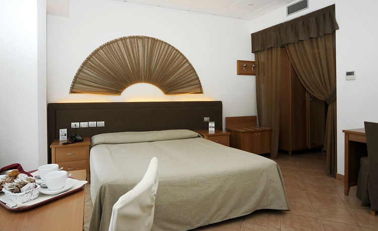 Imagen de la habitación del Hotel Rex, Lignano Sabbiadoro. Foto 9