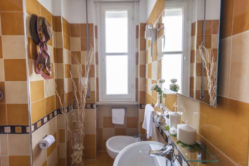 Imagen de la habitación del Hotel Rex, Livorno. Foto 5