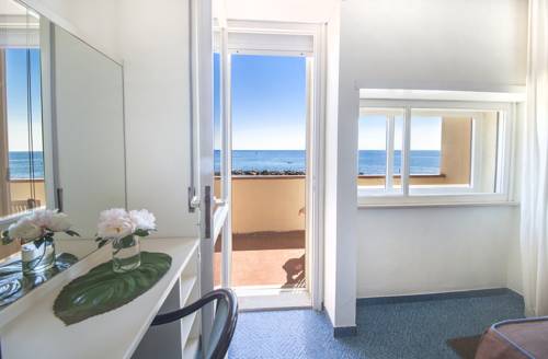 Imagen de la habitación del Hotel Rex, Livorno. Foto 7