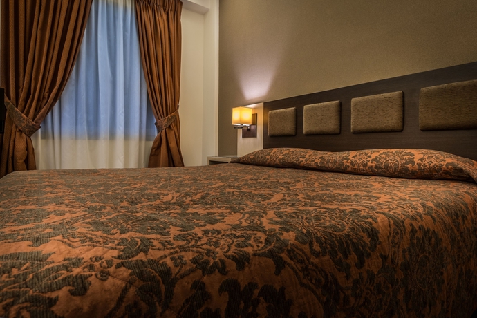 Imagen de la habitación del Hotel Rex, Nauplia. Foto 4