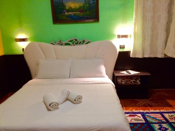 Imagen de la habitación del Hotel Rex, Tirana. Foto 13
