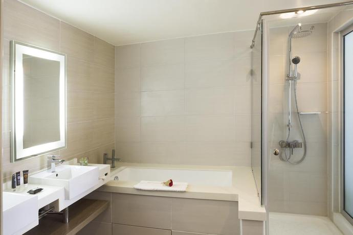 Imagen de la habitación del Hotel Rexan. Foto 7