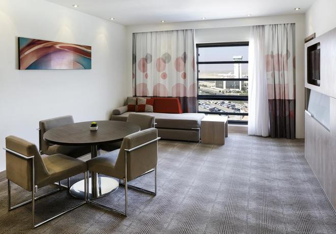 Imagen de la habitación del Hotel Rexan. Foto 10