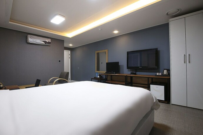 Imagen de la habitación del Hotel Rexhotel. Foto 16