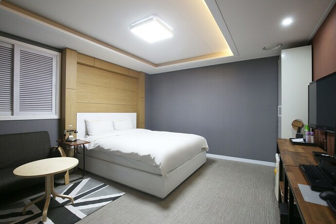 Imagen de la habitación del Hotel Rexhotel. Foto 17