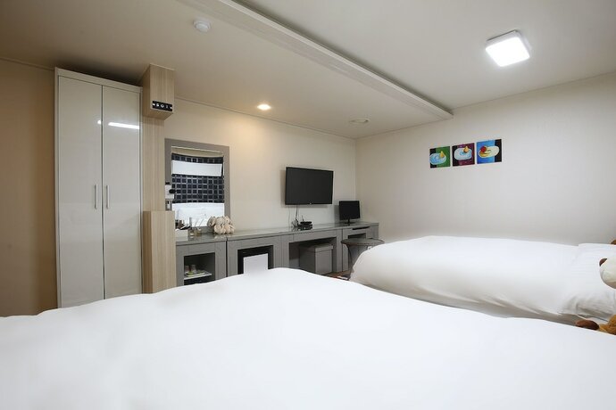 Imagen de la habitación del Hotel Rexhotel. Foto 20