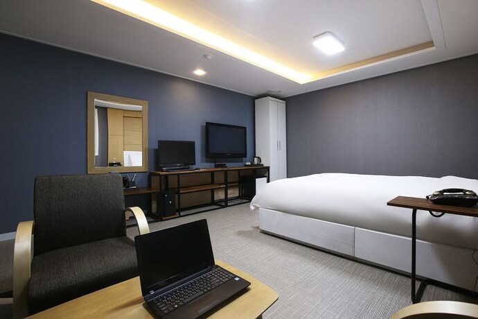 Imagen de la habitación del Hotel Rexhotel. Foto 22